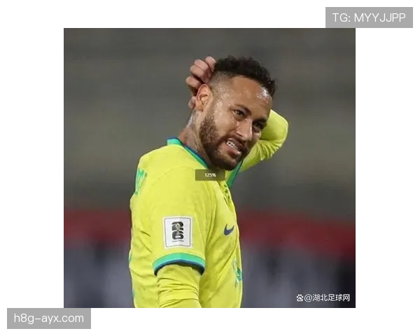 内马尔双脚技术展示中表现稳健，足球场上的魔术师再创佳绩引发关注