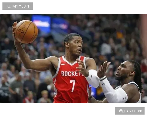 卡斯尔无球跑动制造空位，三分效率悄然提升