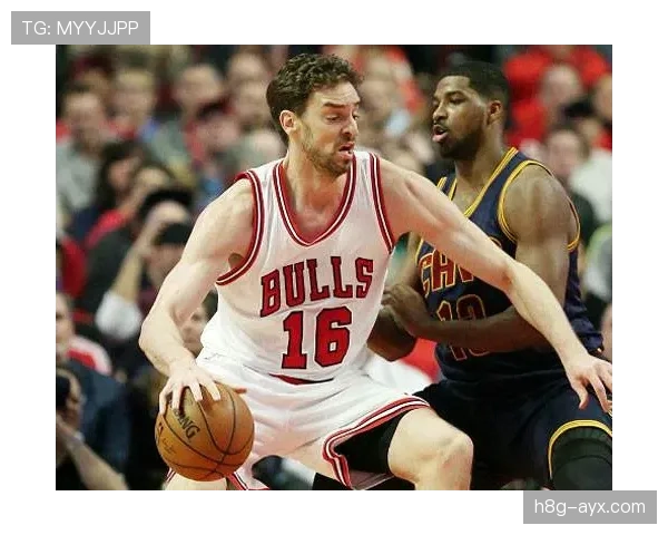 保罗·加索尔挡拆内线拉开空间提升球队得分效率